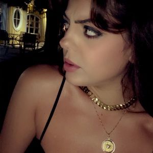 Meet your Posher, Katayoun